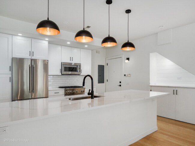 Foto del edificio - 840 N Wolcott Ave