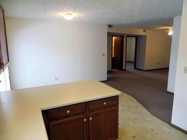 Building Photo - 2177 Tenbrink Dr