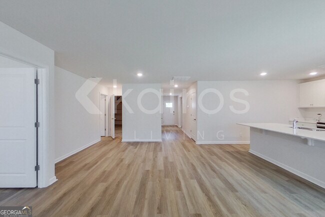 Foto del edificio - 100 Inez Ave