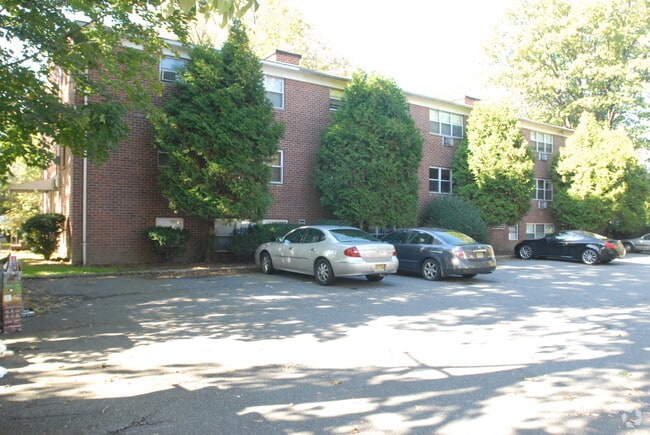 Building Photo - 317-323 W 8th St