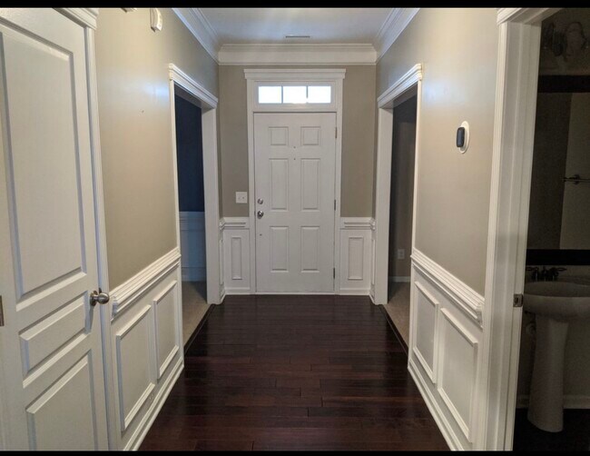 Building Photo - 14613 Colonial Park Dr