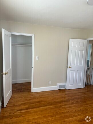 Building Photo - 42 Meadowbank Ave