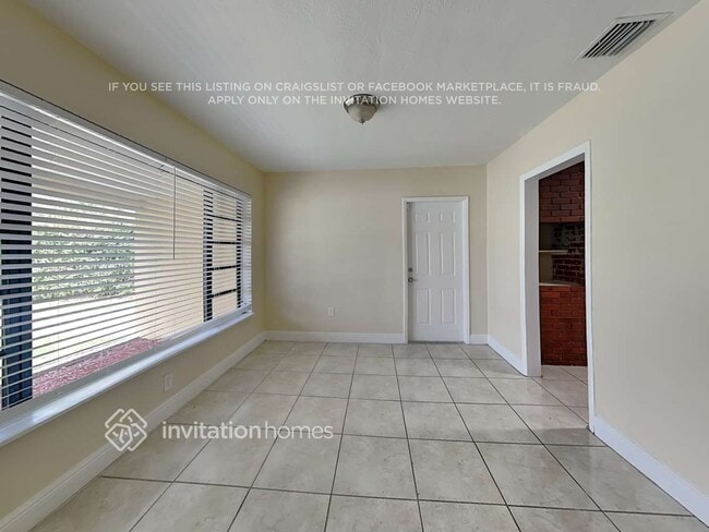 Building Photo - 6221 SW 62nd Terrace