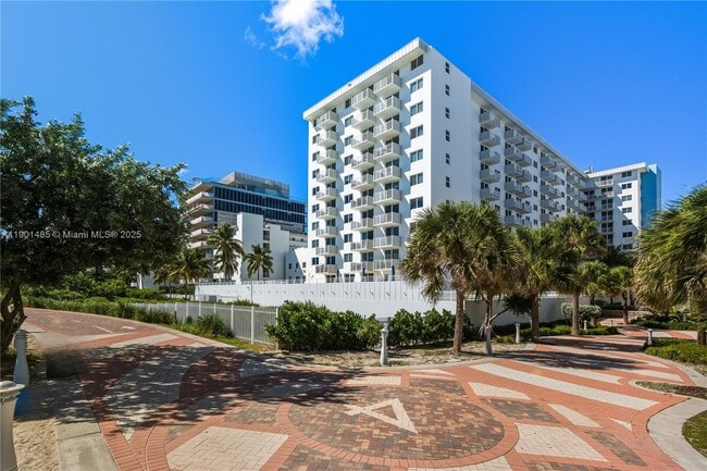 Building Photo - 345 Ocean Dr