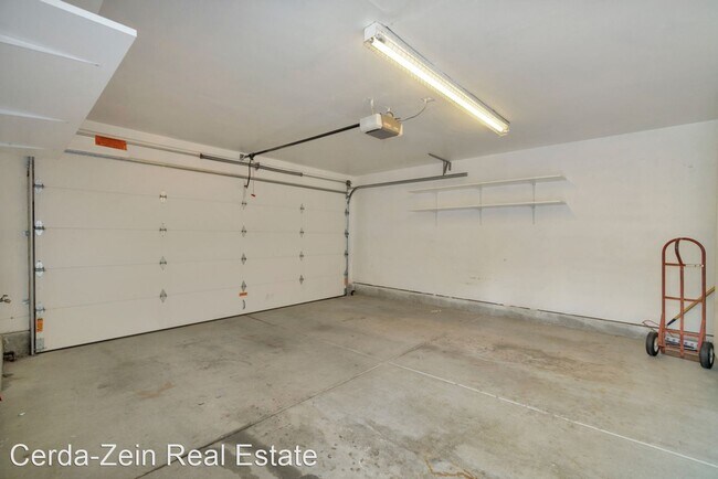 Foto del edificio - 3 br, 2.5 bath House - 4614 Redwood Rd.