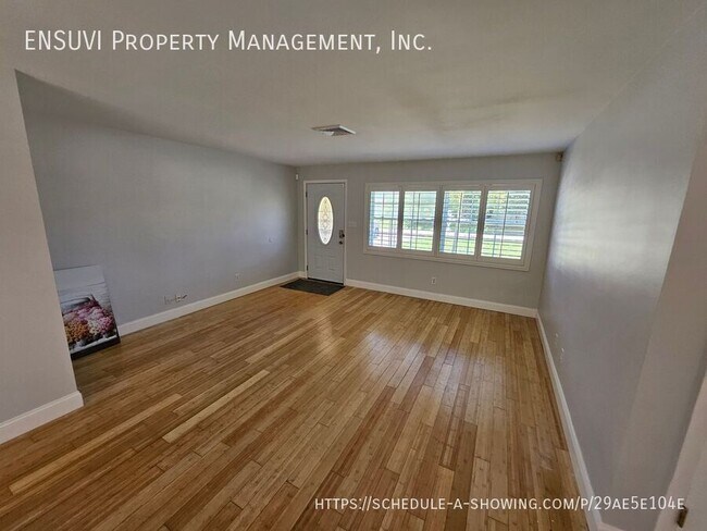 Foto del edificio - 2445 Indigo Dr
