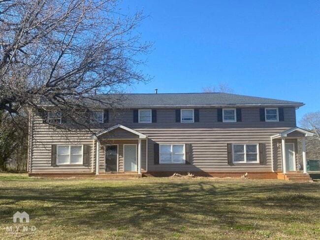 Building Photo - 225 Baker St