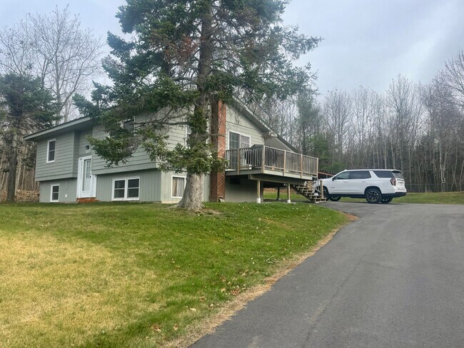 Foto del edificio - 277 Bangor Rd