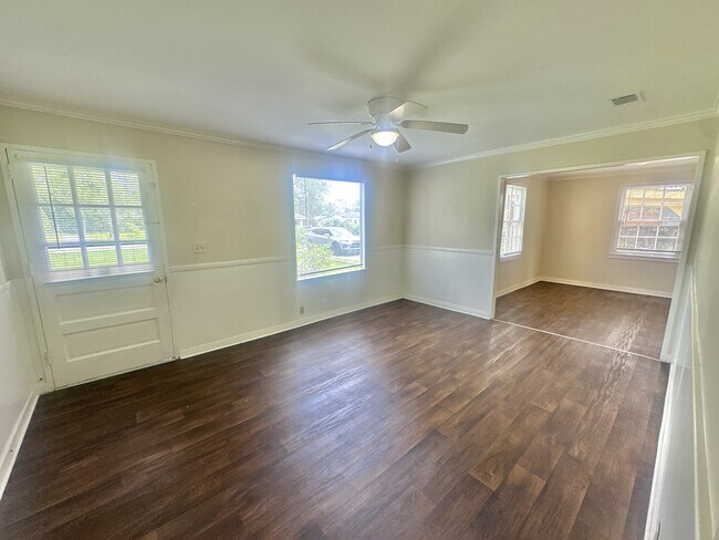 Foto del edificio - 1604 Garland Pl