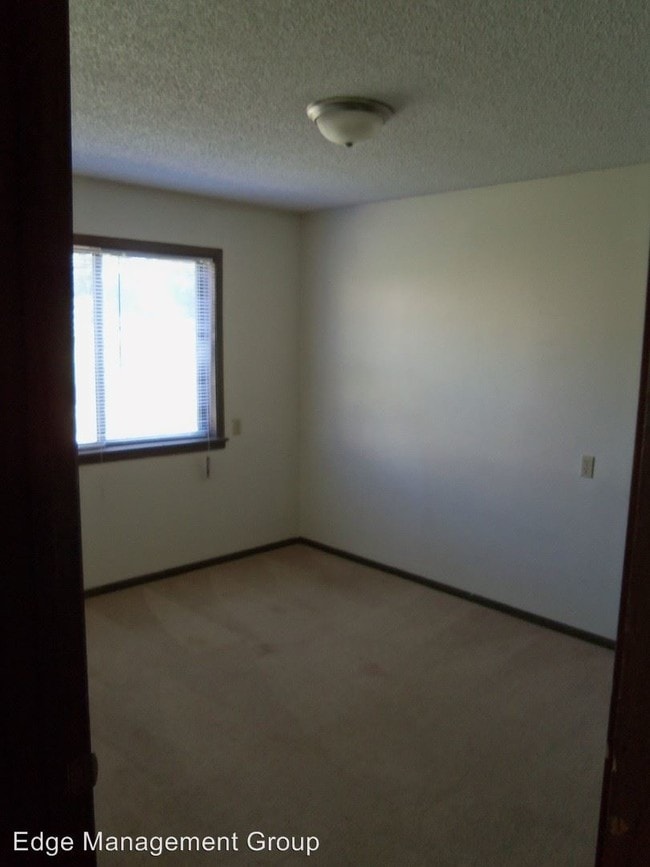 Building Photo - 1105 Kent Cir