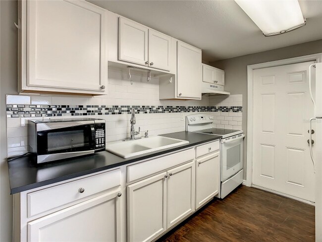 Foto del edificio - 5650 Golden Nugget Dr