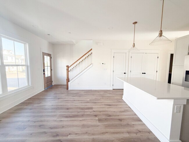 Foto del edificio - Luxury 3-Bedroom Townhome with Flex Room at Highbury + Summer Special