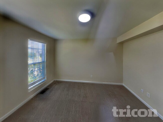 Building Photo - 771 Nelms Dr