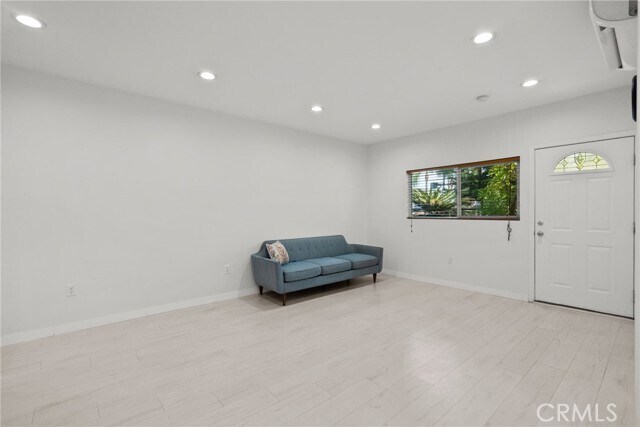 Foto del edificio - 7815 Allott Ave