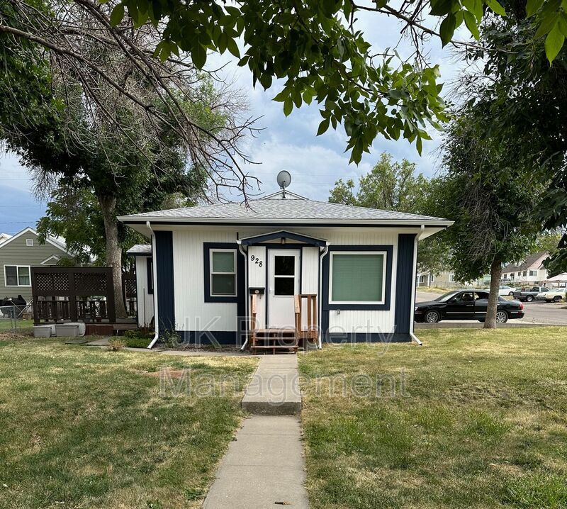 Foto principal - 928 5th Ave NW