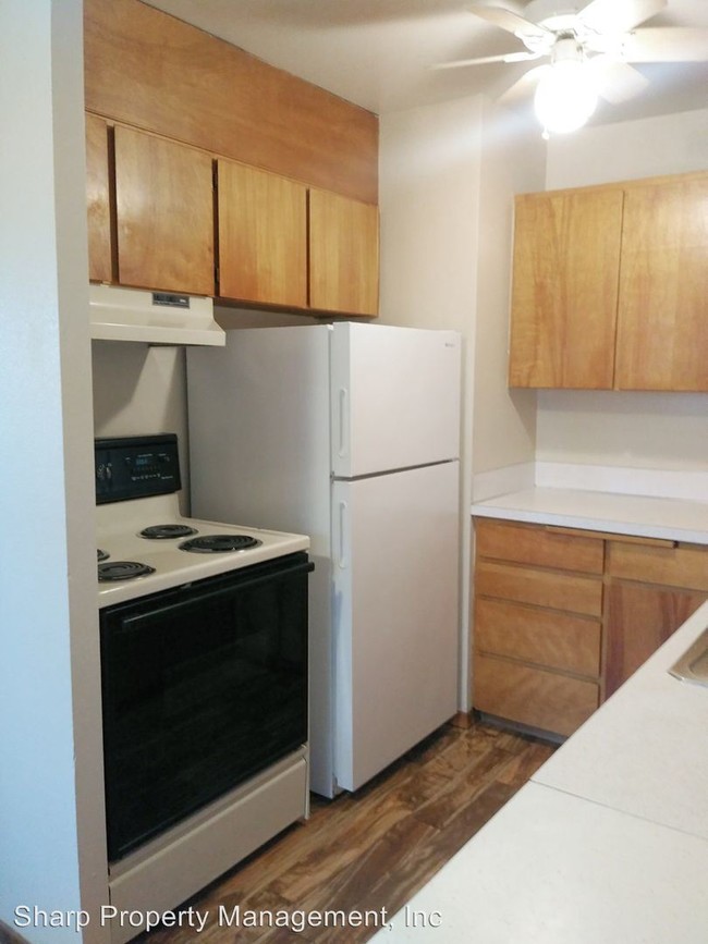 Building Photo - 1605 Fir St
