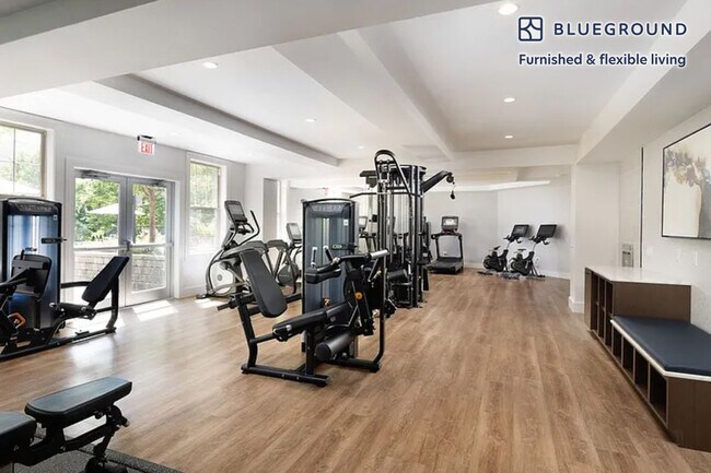 Building Photo - 160 Boylston St