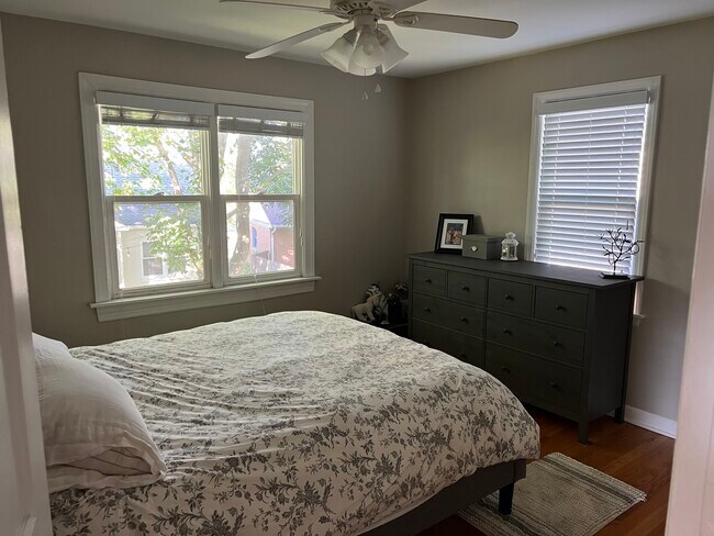 Foto del edificio - 119 E Sunnyside Ave