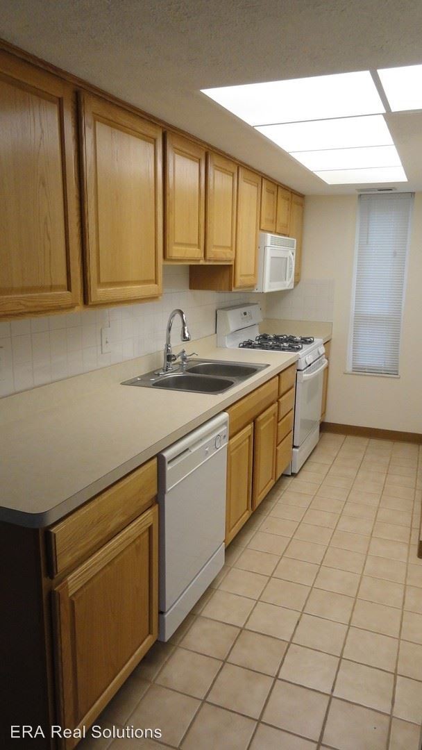 Building Photo - 3 br, 1.5 bath House - 106 Lancelot Lane