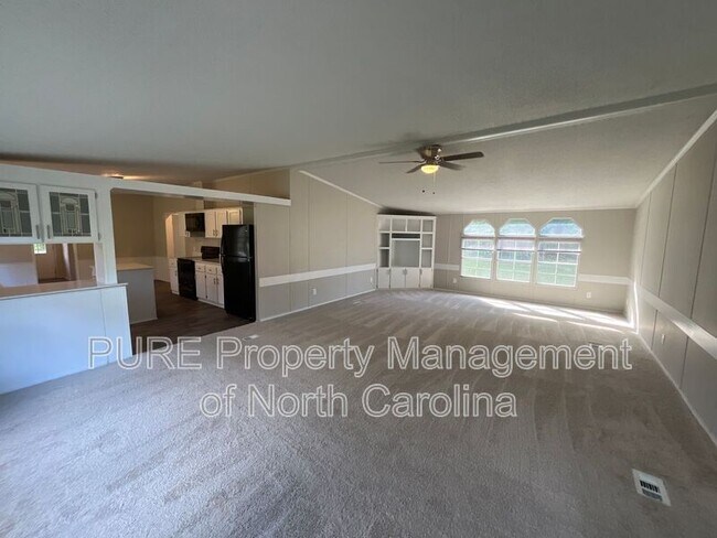 Foto del edificio - 318 Rankin Hill Rd
