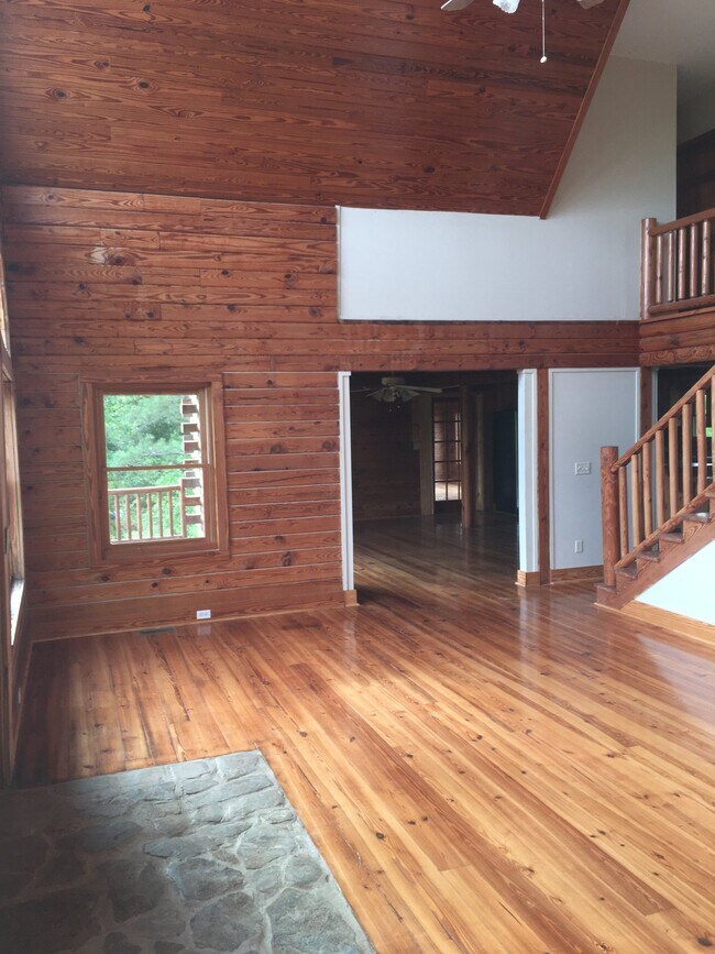Building Photo - 5331 Magnolia Ln