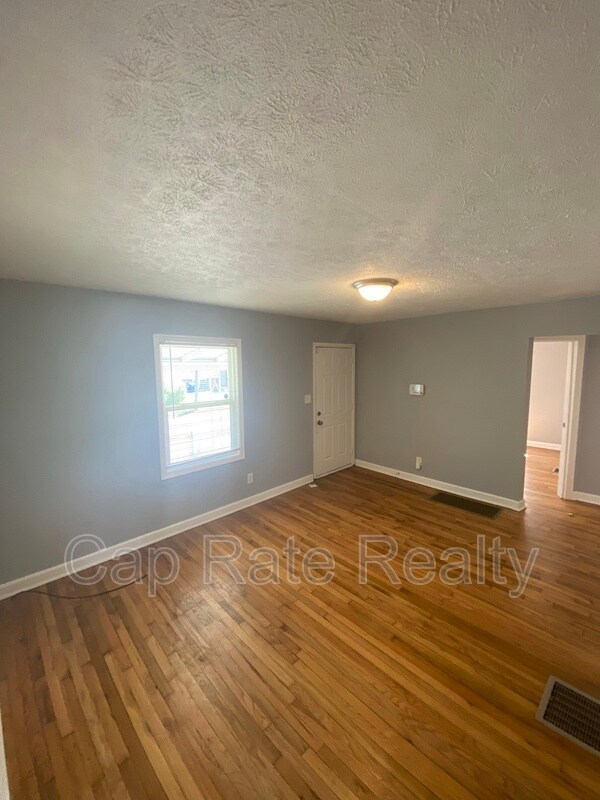 Foto del edificio - 2299 Hamilton Ave