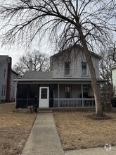 Building Photo - 1002 S Chicago Ave