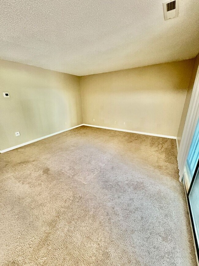Foto del edificio - 1195 Village Creek Ln