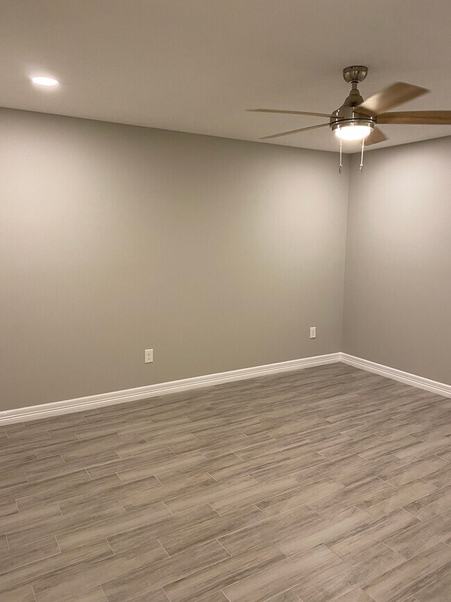 Master Bed - 5600 A Georgia Ave