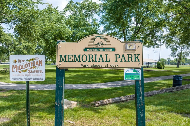 Memorial Park is a great park in Midlothian to play baseball and exercise.