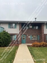 Building Photo - 3741 S 61st St