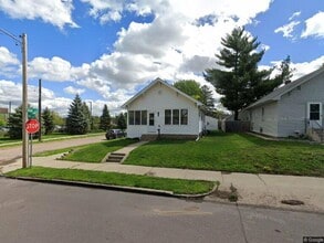 Building Photo - 1700 S 9th Ave