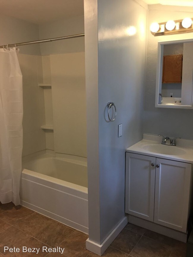 817 S Pearl St, Centralia, WA 98531 House for Rent in Centralia, WA