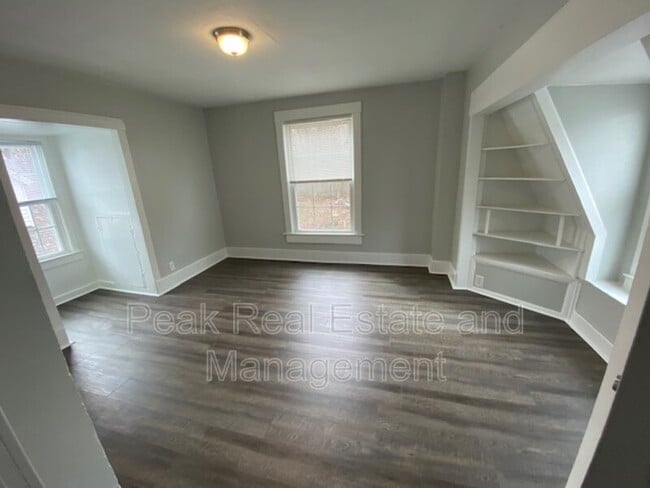 Building Photo - 1064 Dunham St SE
