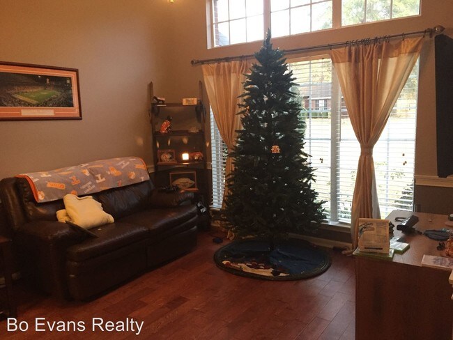 Foto del edificio - 149 Live Oaks Dr