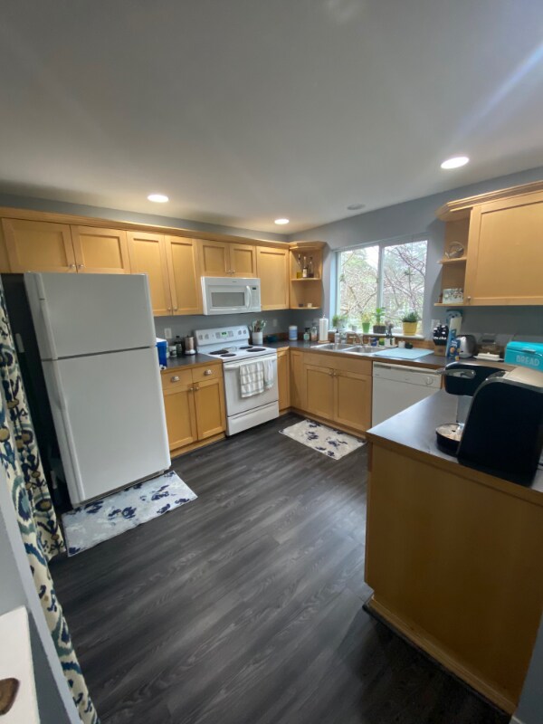 Foto del edificio - 2414 SW Holden St