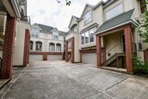 Primary Photo - 1122 Columbus St