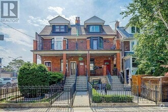 Building Photo - 648 Markham St