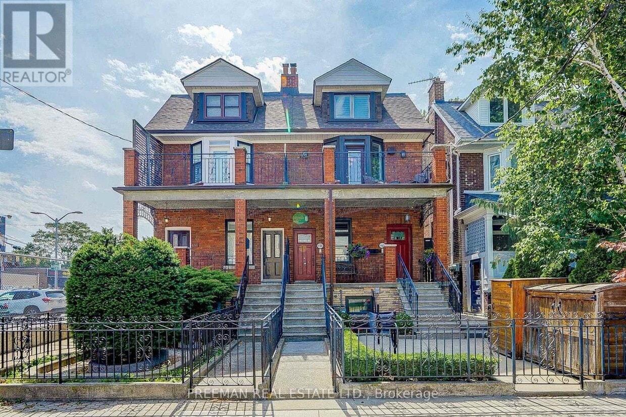 Primary Photo - 648 Markham St