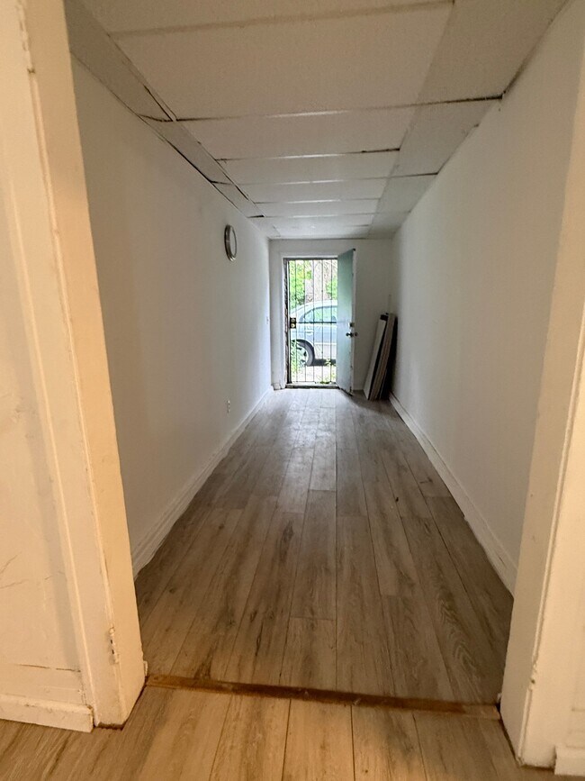 Foto del edificio - 15220 Saranac Rd