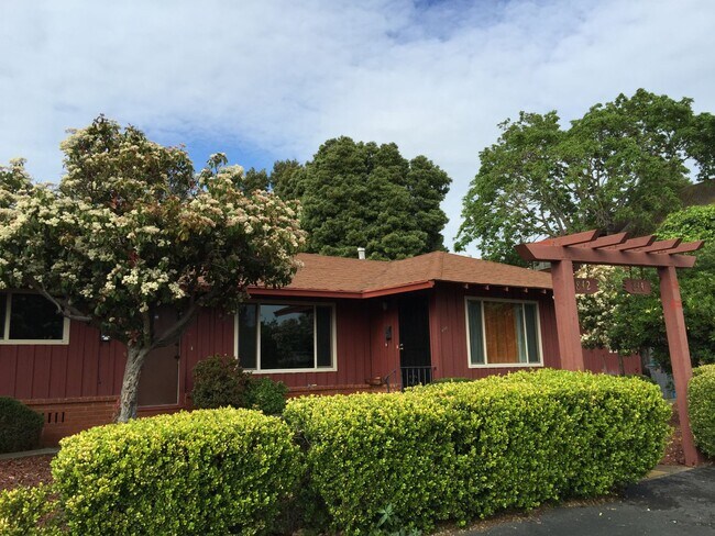 Foto del edificio - Vallejo, 842-844 Benicia Rd