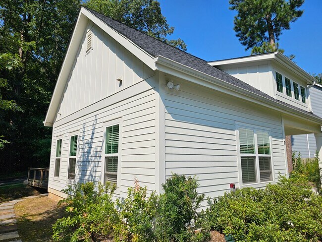 Building Photo - Modern 2-Bedroom Retreat Near Westside Reservoir Park
