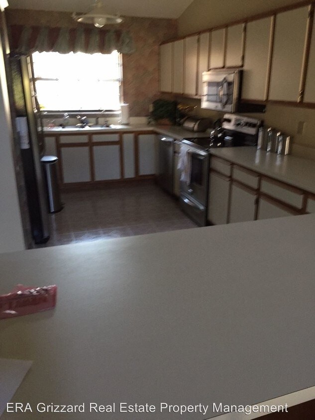 Building Photo - 2101 Arbor Way