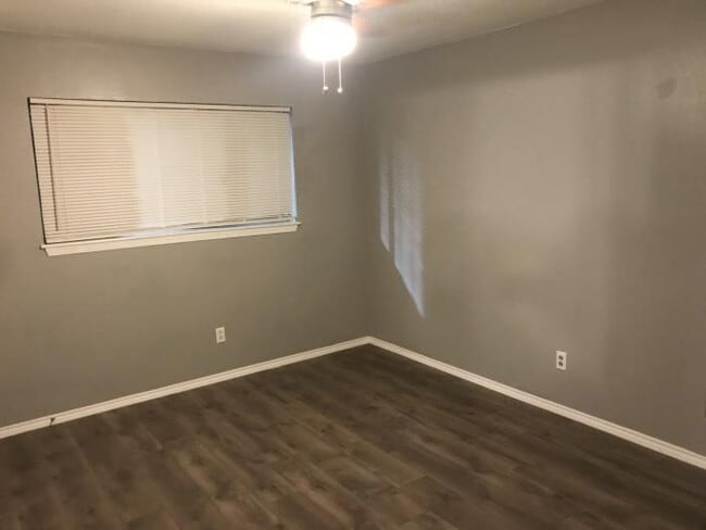 Building Photo - 1 bedroom in Houston TX 77087