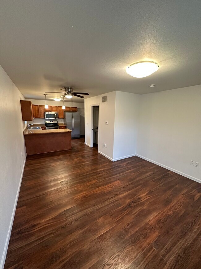 Foto del edificio - 3764 S Lansing Rd