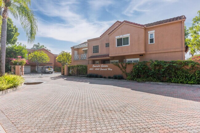 Building Photo - 4511 Emerald Way