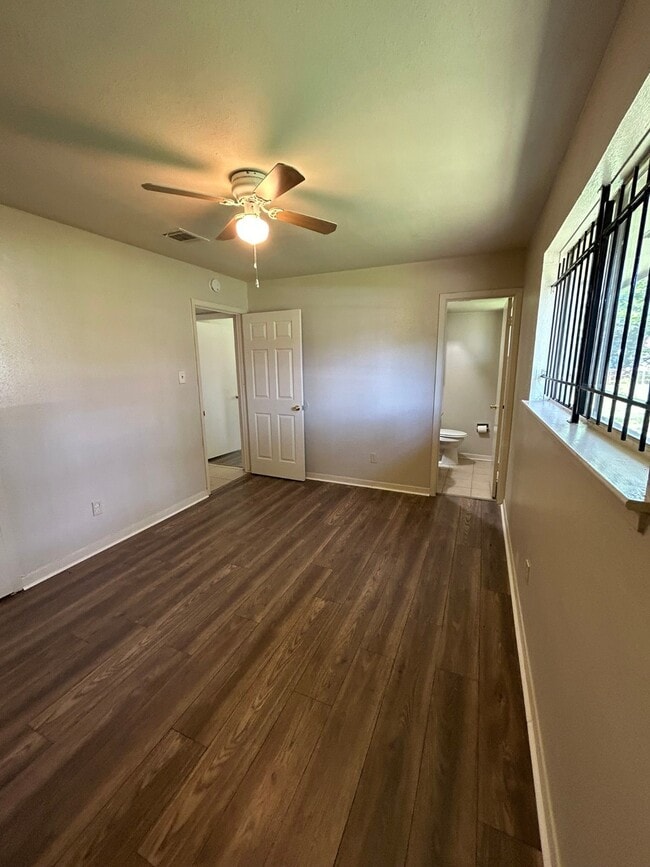 Building Photo - 7223 Valmont Dr