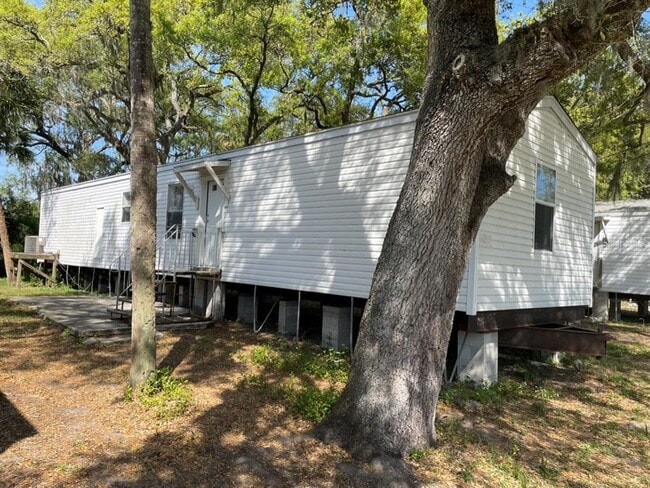 Building Photo - 6316 Eugene Acres Ln