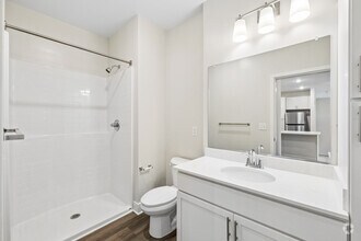 C40K-H - 3BR, 2BA - 1,307SF - Bathroom - Attain at Chic's Beach