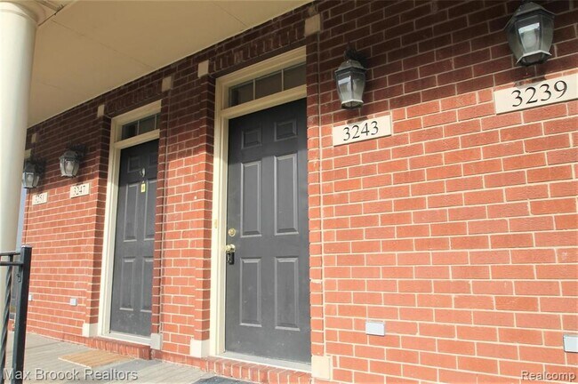 Foto del edificio - 3243 Camden Dr